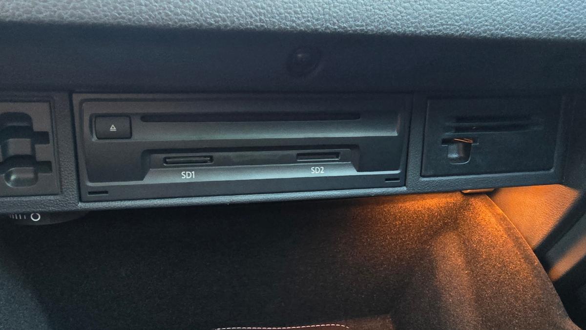 volkswagen-golf-variant-2020-diesel-1598cc