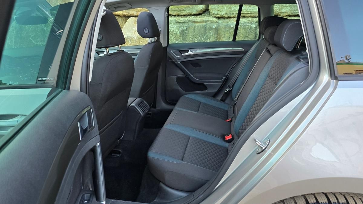 volkswagen-golf-variant-2020-diesel-1598cc