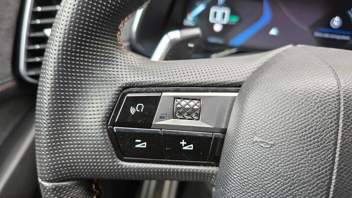 ds-ds-7-crossback-2022-hibrido-a-gasolina-1598cc
