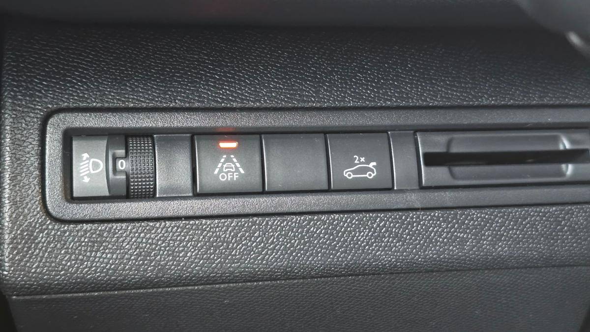 peugeot-5008-2022-diesel-1499cc