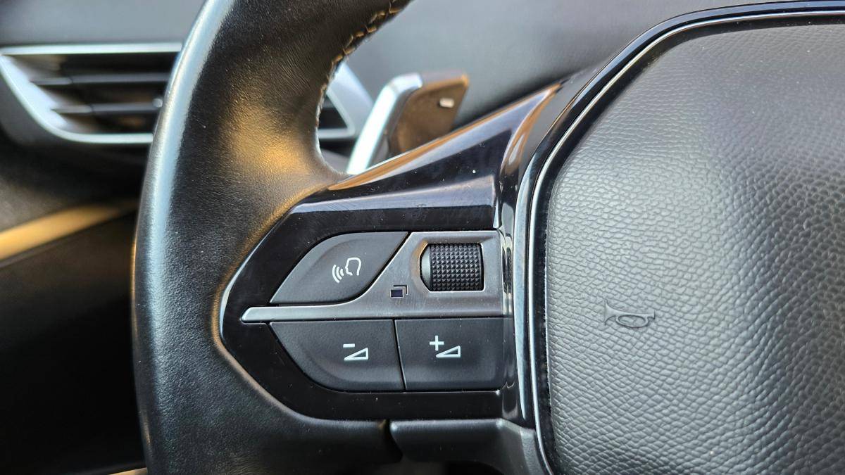 peugeot-5008-2022-diesel-1499cc