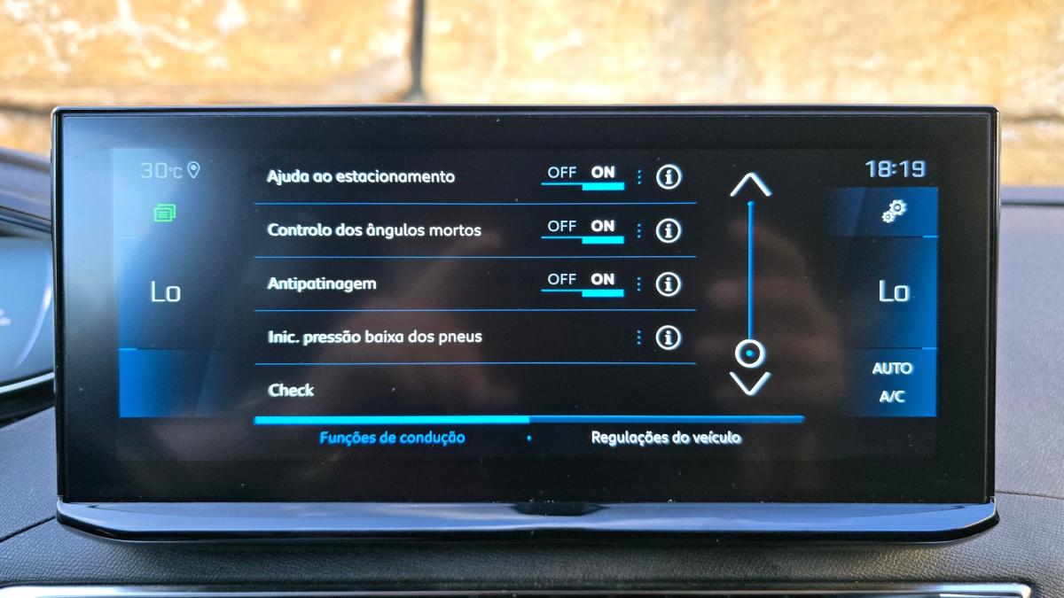 peugeot-5008-2022-diesel-1499cc