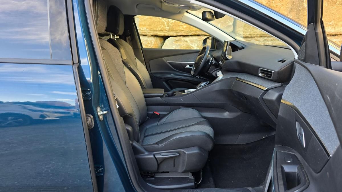 peugeot-5008-2022-diesel-1499cc