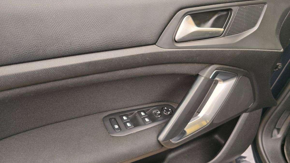 peugeot-308-sw-2019-diesel-1499cc