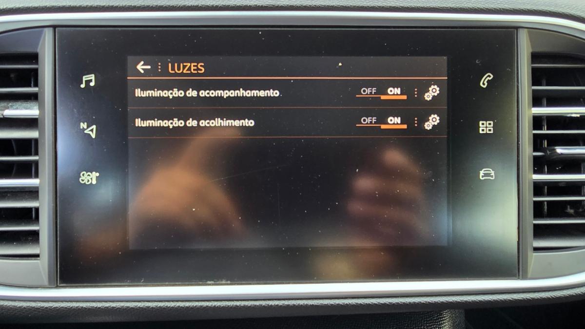 peugeot-308-sw-2019-diesel-1499cc