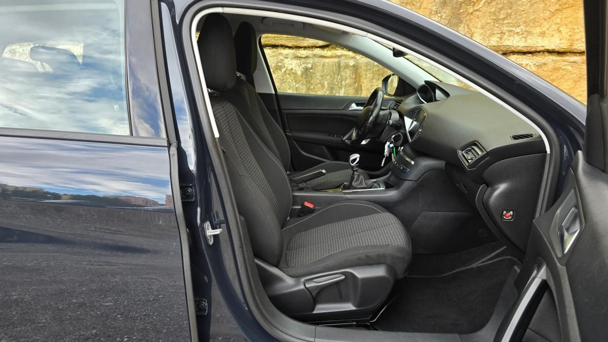 peugeot-308-sw-2019-diesel-1499cc