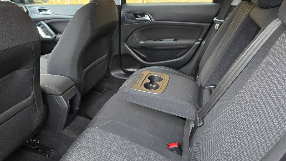 peugeot-308-sw-2019-diesel-1499cc
