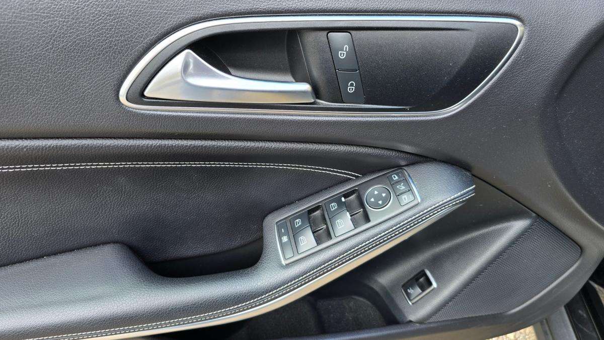 mercedes-benz-gla-2015-diesel-2143cc