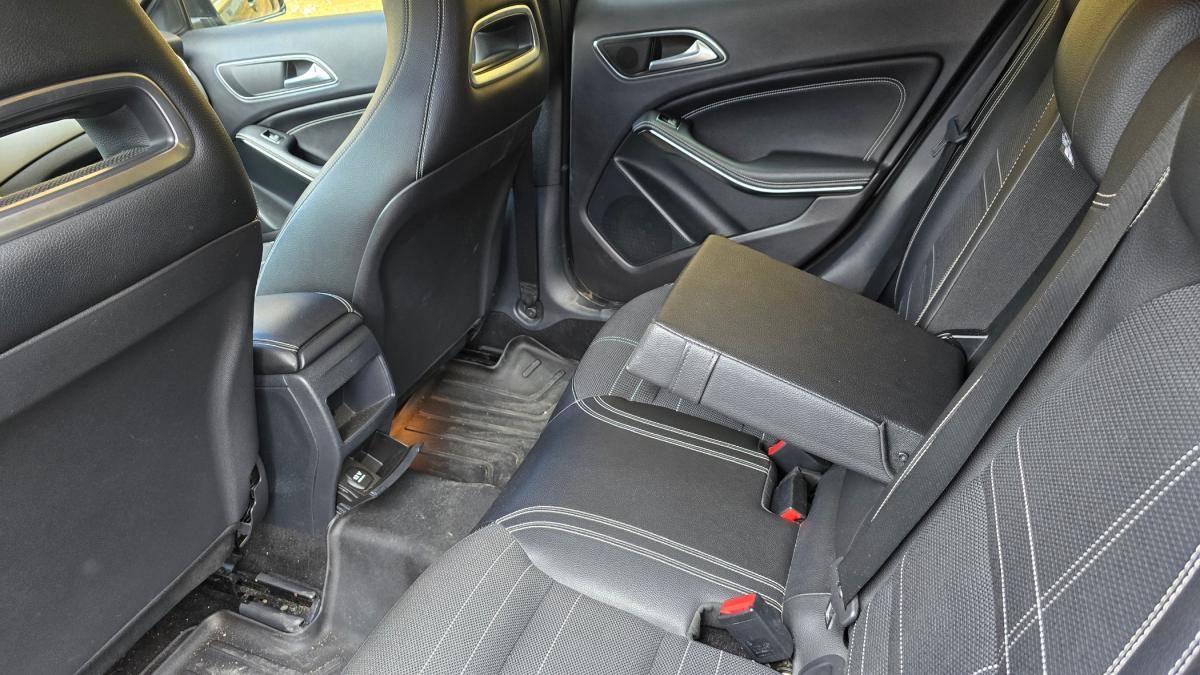 mercedes-benz-gla-2015-diesel-2143cc