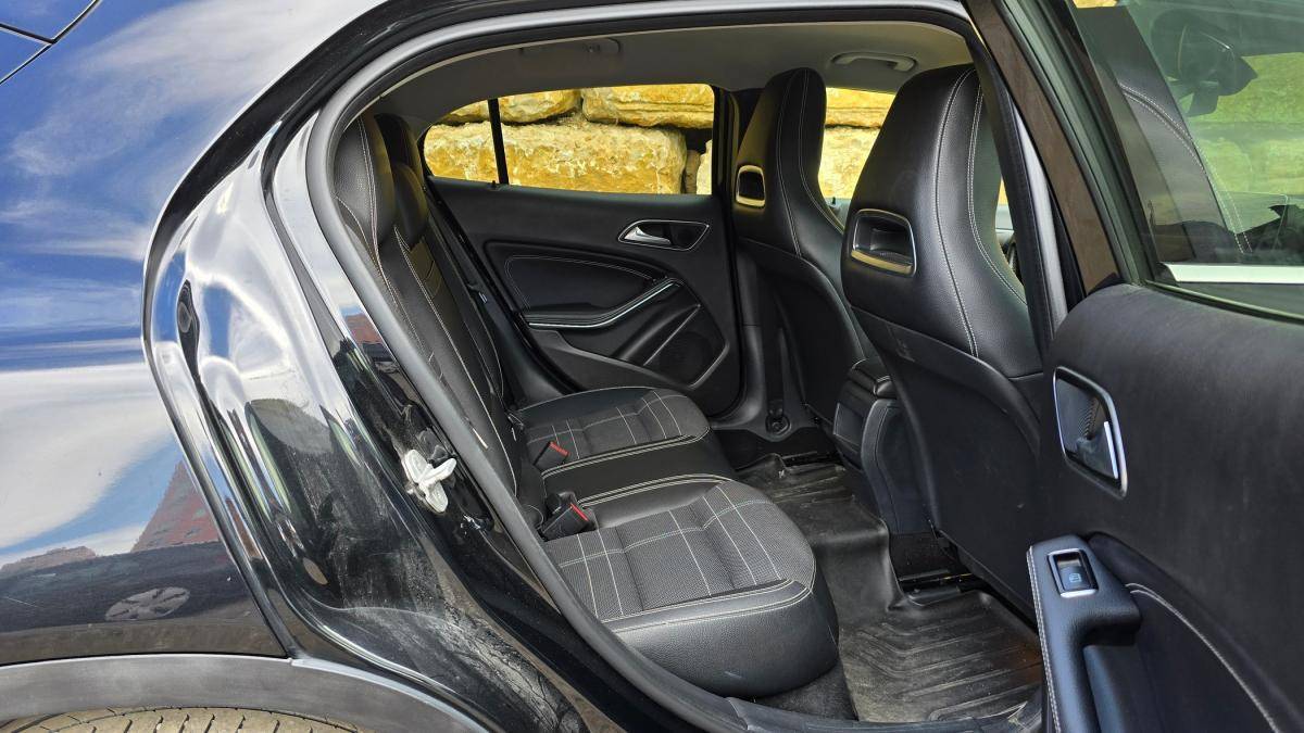 mercedes-benz-gla-2015-diesel-2143cc