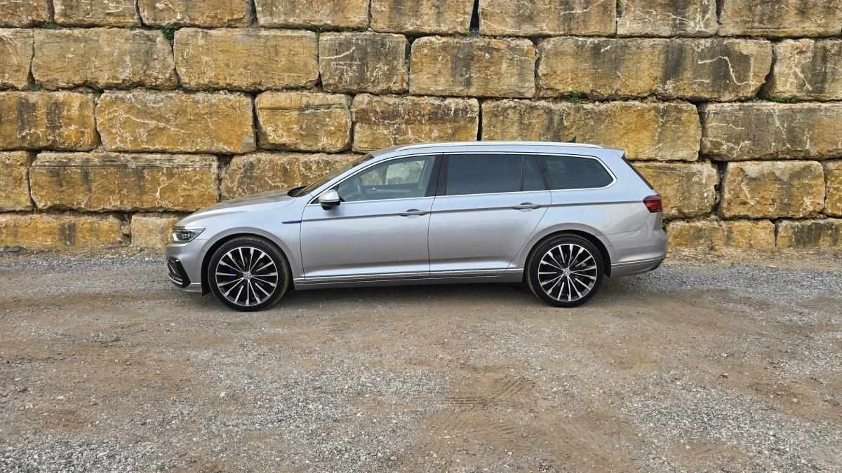 volkswagen-passat-variant-2021-hibrido-a-gasolina-1395cc