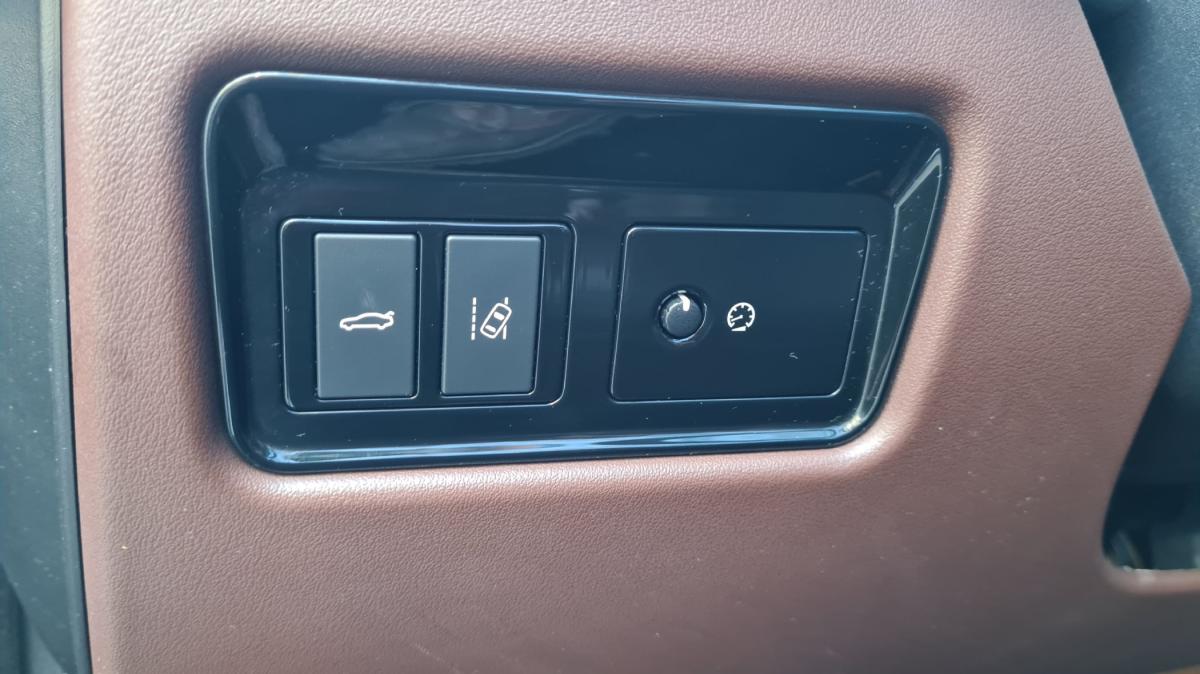 jaguar-xe-2015-diesel-1999cc