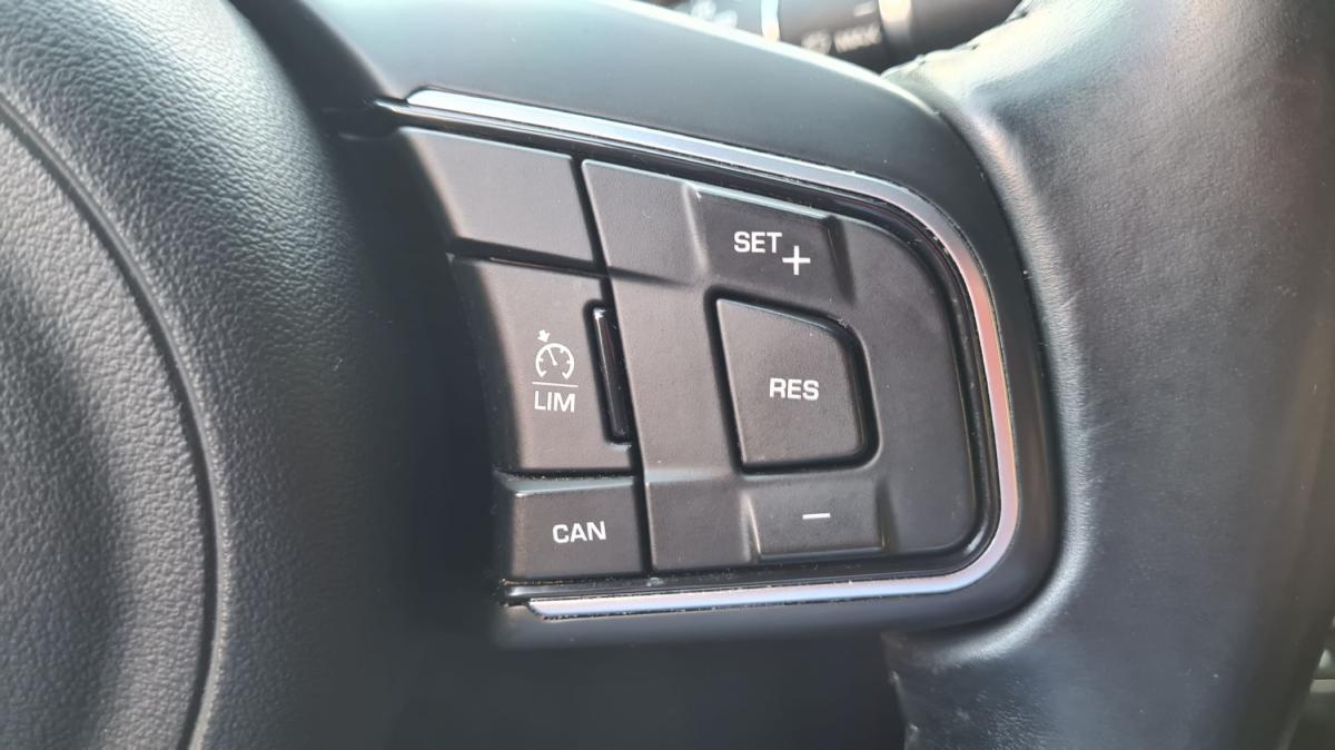 jaguar-xe-2015-diesel-1999cc