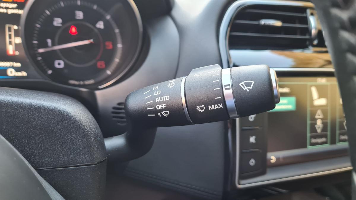jaguar-xe-2015-diesel-1999cc