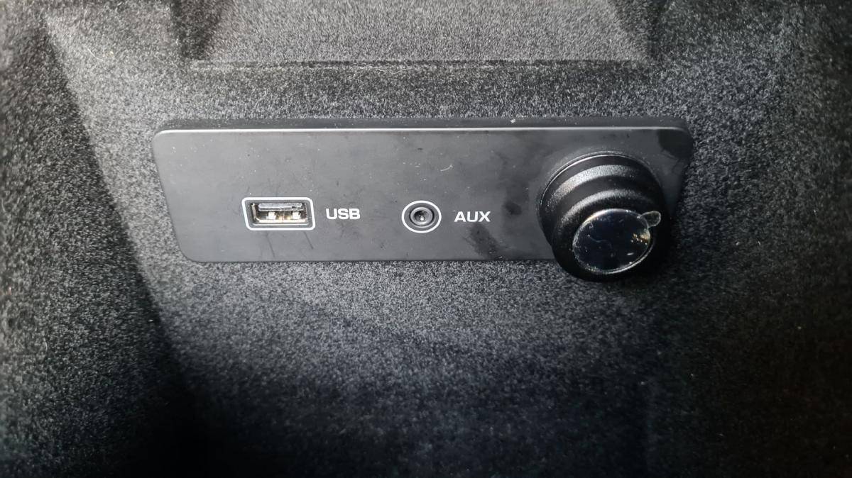 jaguar-xe-2015-diesel-1999cc