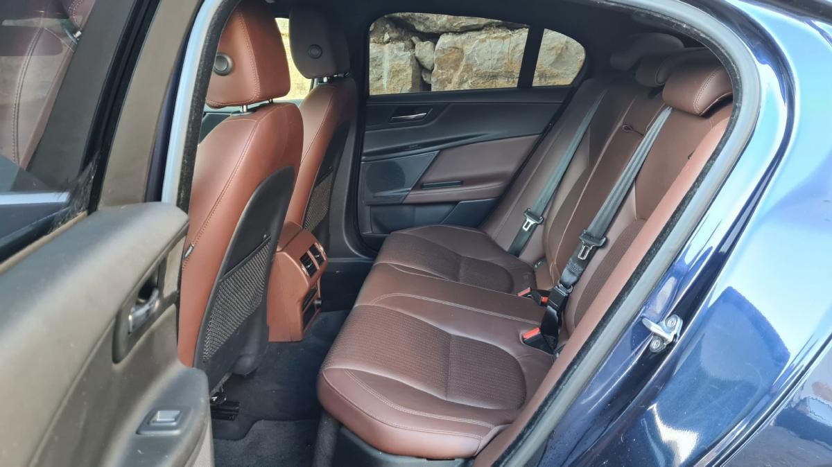 jaguar-xe-2015-diesel-1999cc