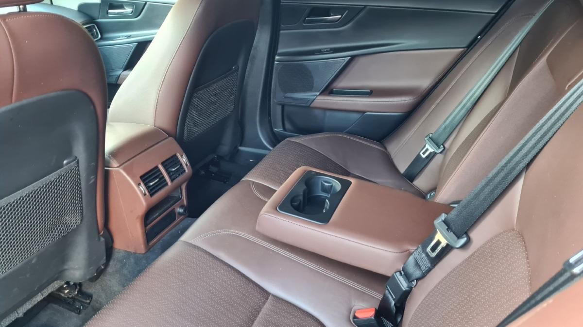 jaguar-xe-2015-diesel-1999cc