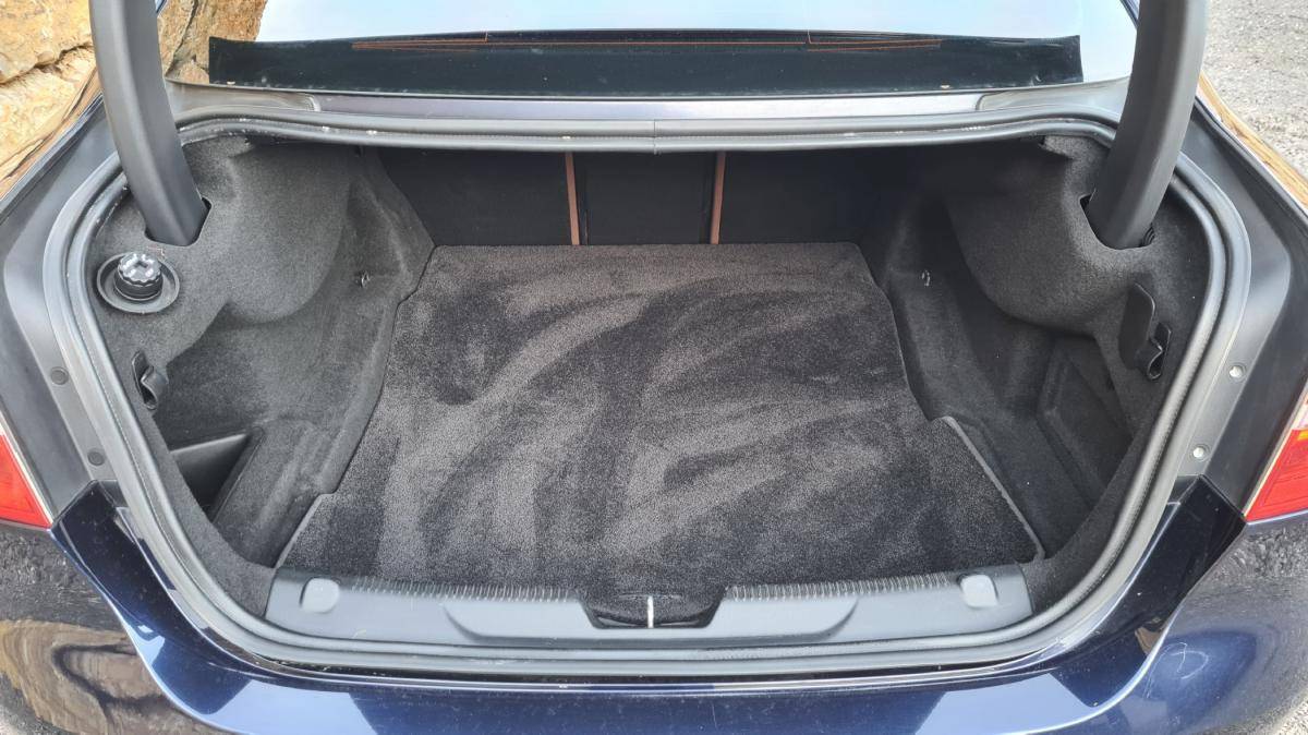 jaguar-xe-2015-diesel-1999cc