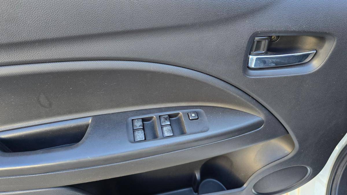mitsubishi-space-star-2015-gasolina-1193cc