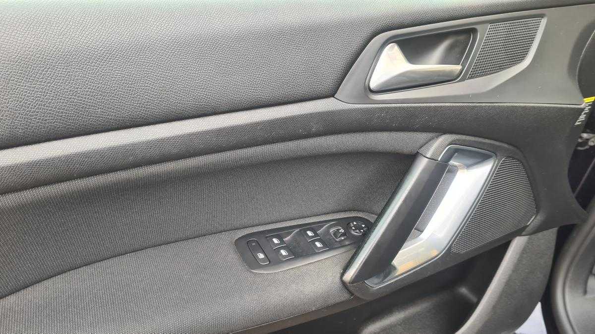 peugeot-308-sw-2019-diesel-1499cc