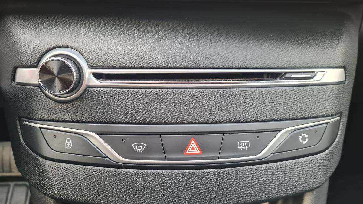 peugeot-308-sw-2019-diesel-1499cc