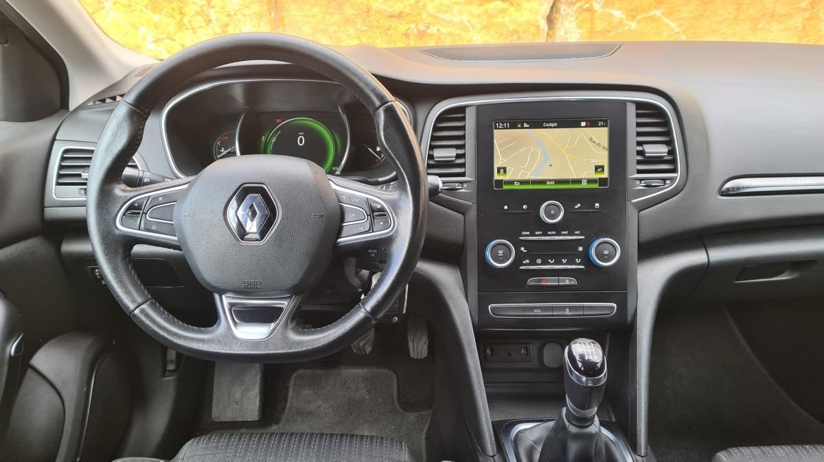 renault-megane-sport-tourer-2017-diesel-1461cc