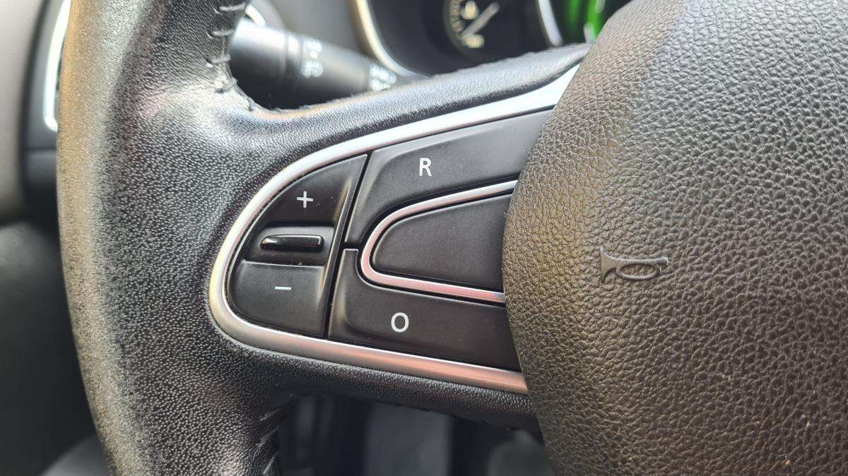 renault-megane-sport-tourer-2017-diesel-1461cc