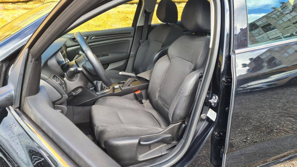 renault-megane-sport-tourer-2017-diesel-1461cc