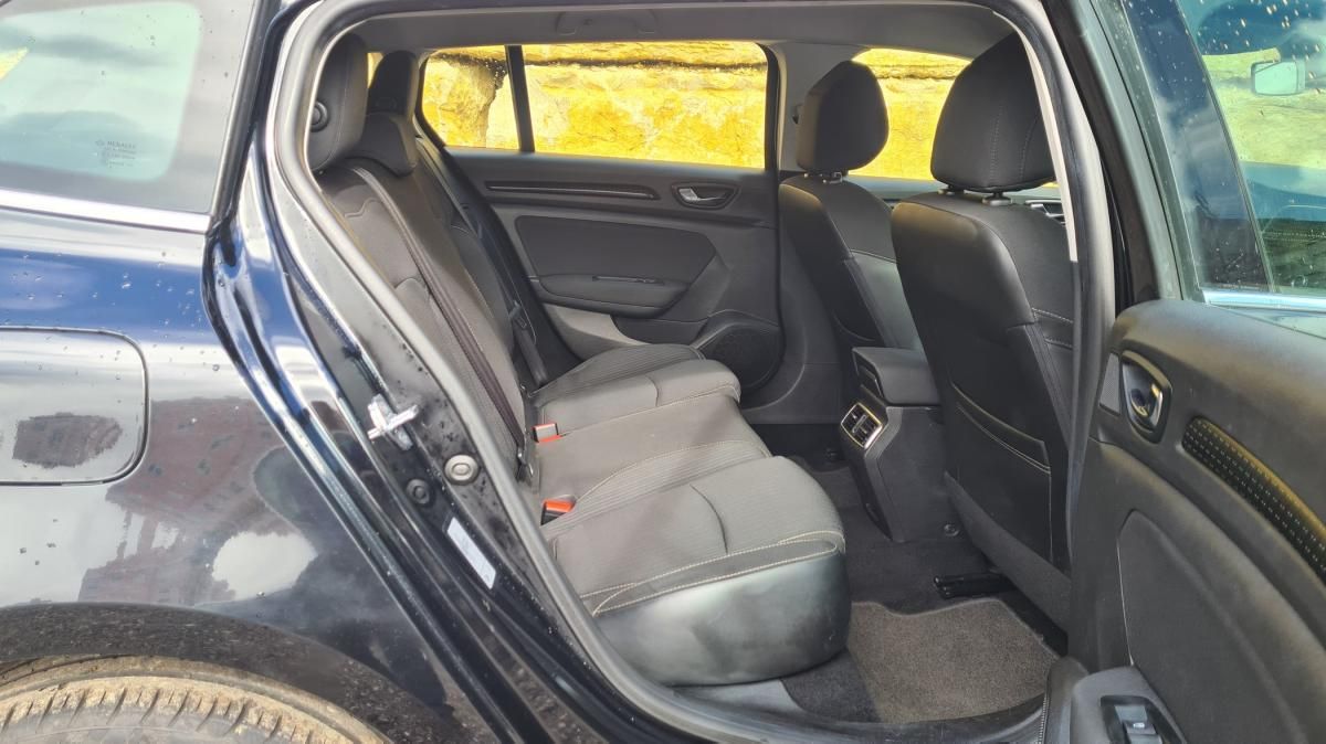 renault-megane-sport-tourer-2017-diesel-1461cc