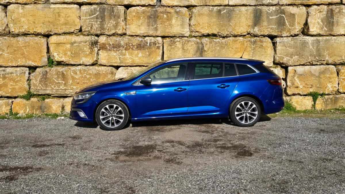 renault-megane-sport-tourer-2017-diesel-1461cc