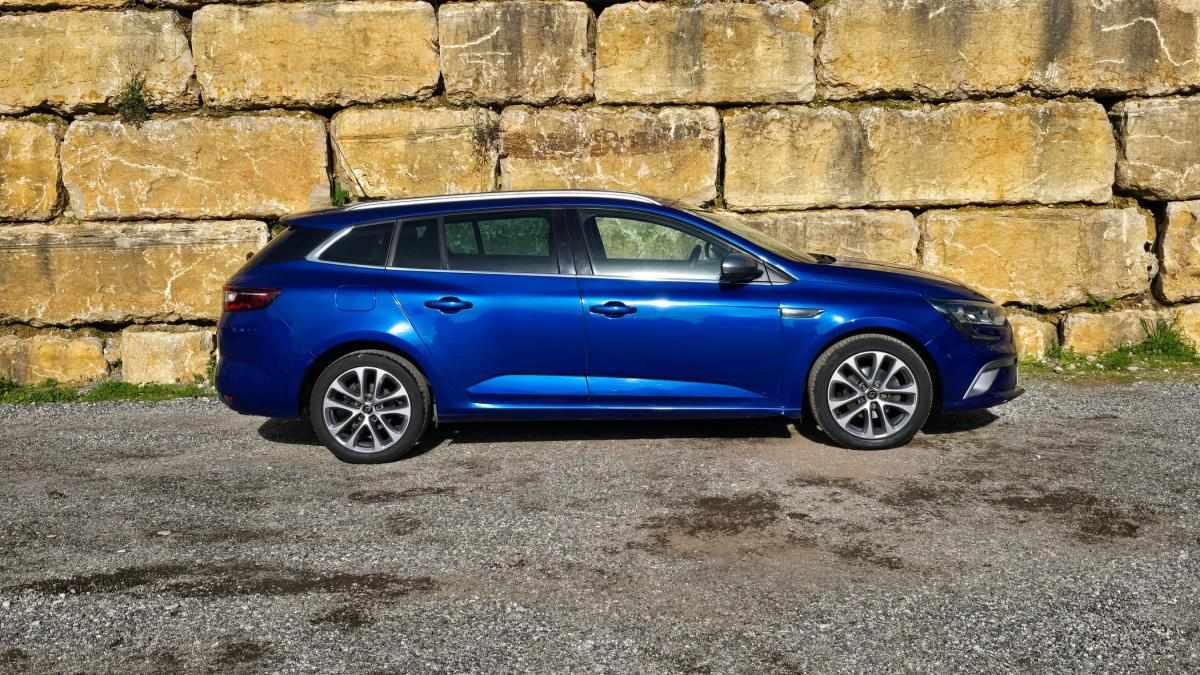 renault-megane-sport-tourer-2017-diesel-1461cc