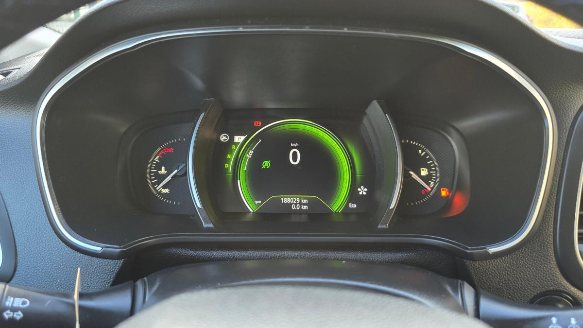 renault-megane-sport-tourer-2017-diesel-1461cc
