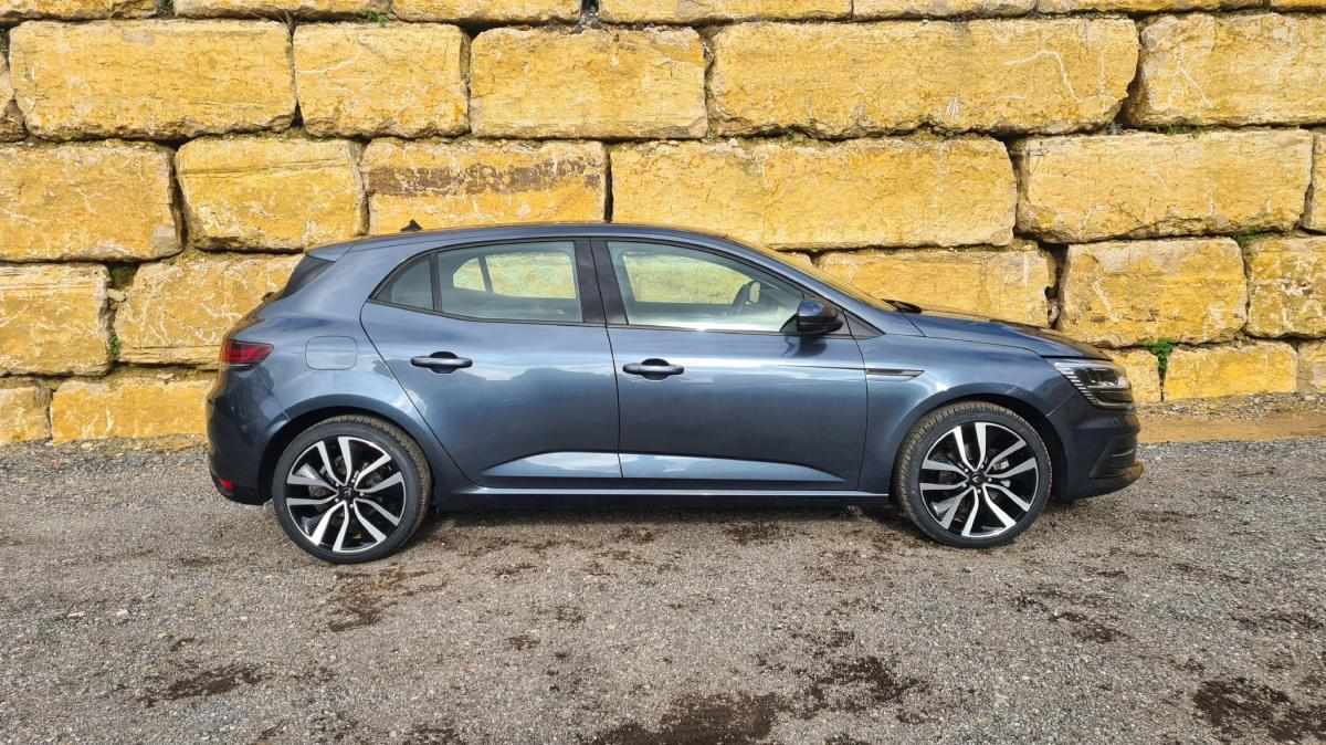 renault-megane-2022-diesel-1461cc