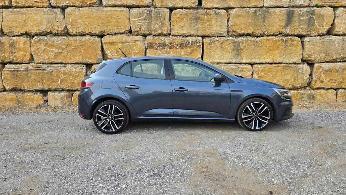 renault-megane-2022-diesel-1461cc