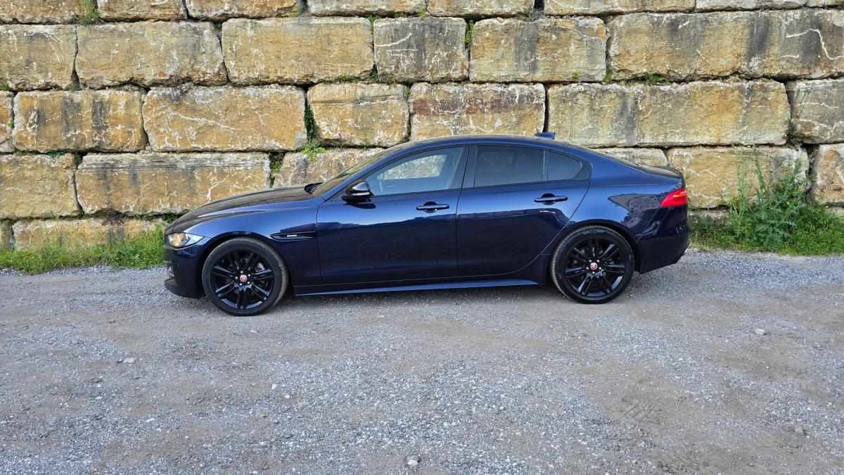 jaguar-xe-2017-diesel-1999cc