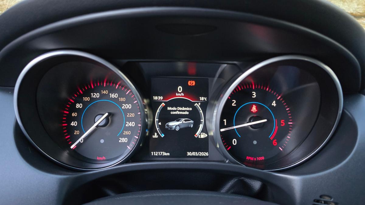 jaguar-xe-2017-diesel-1999cc