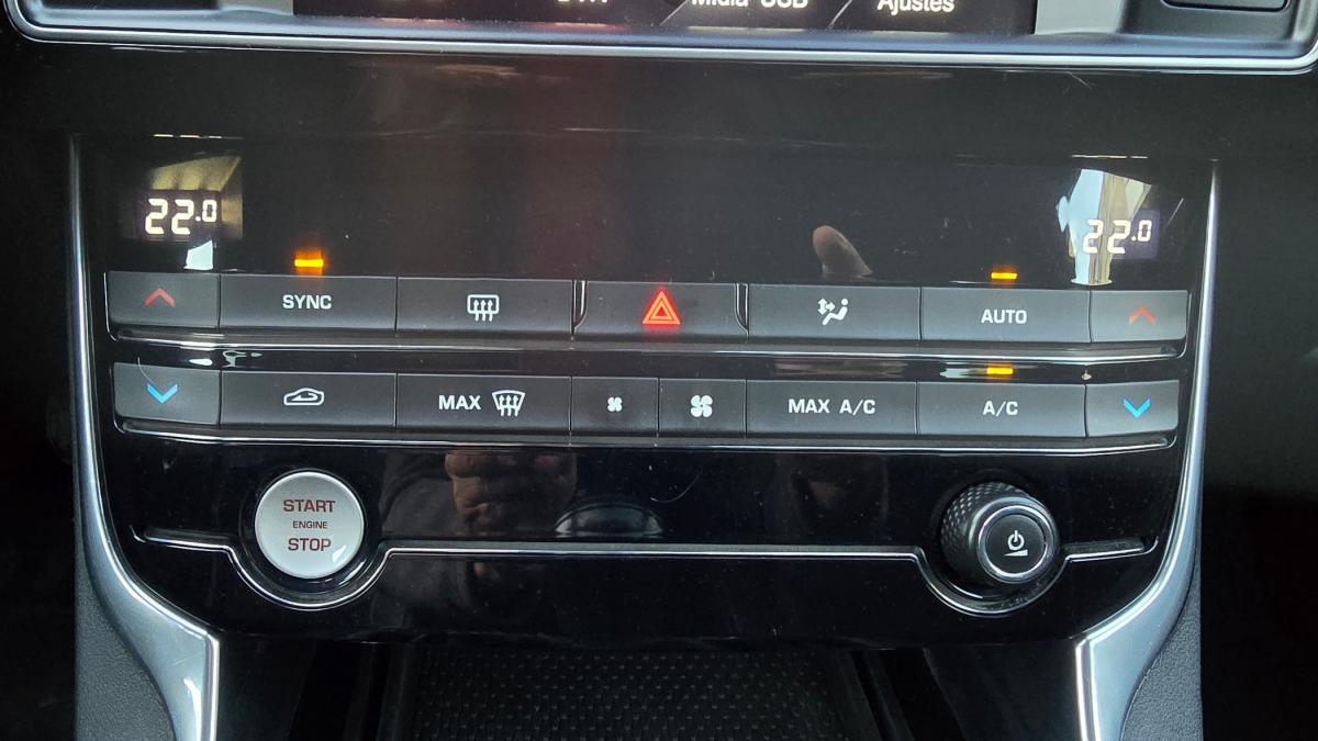 jaguar-xe-2017-diesel-1999cc