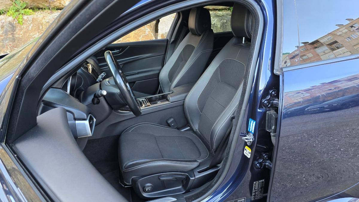 jaguar-xe-2017-diesel-1999cc