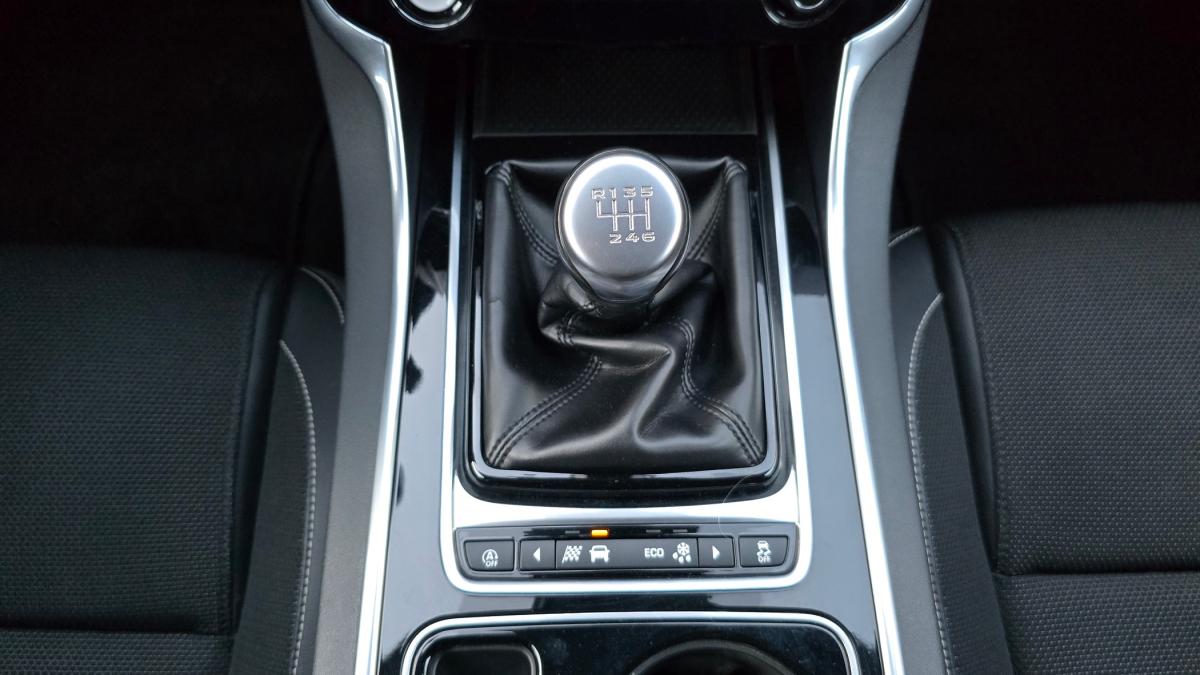 jaguar-xe-2017-diesel-1999cc