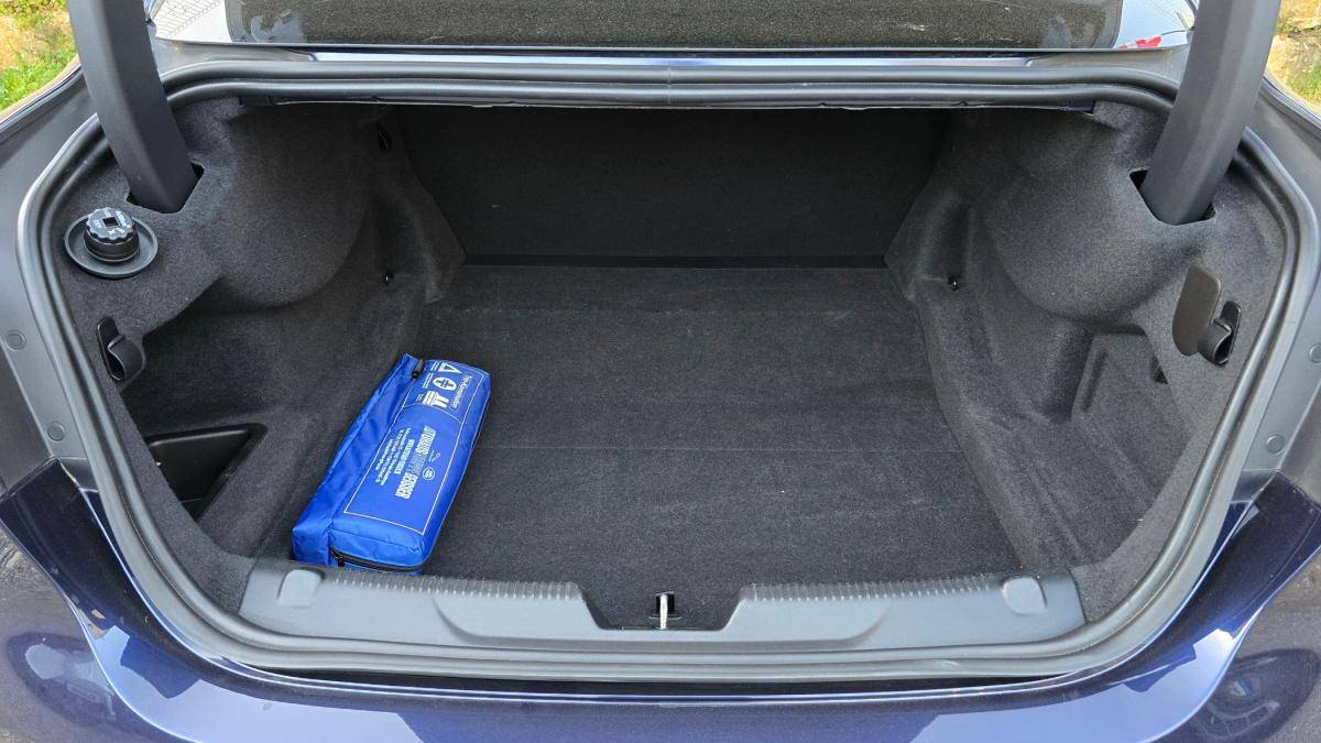 jaguar-xe-2017-diesel-1999cc