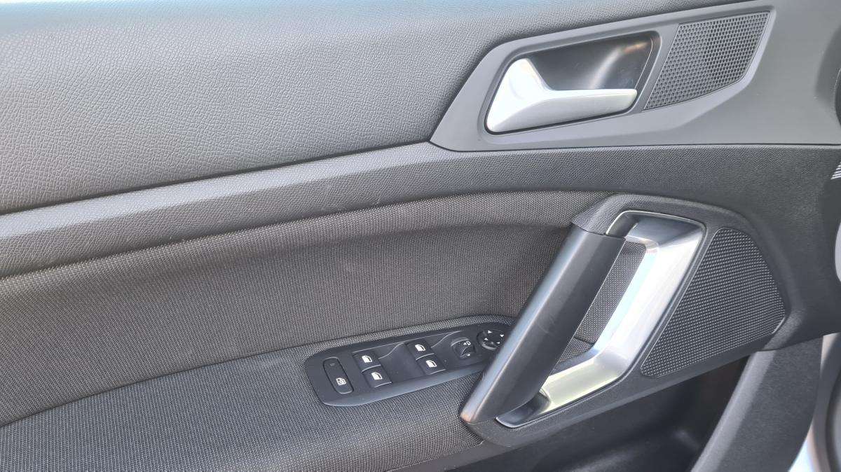 peugeot-308-sw-2021-diesel-1499cc