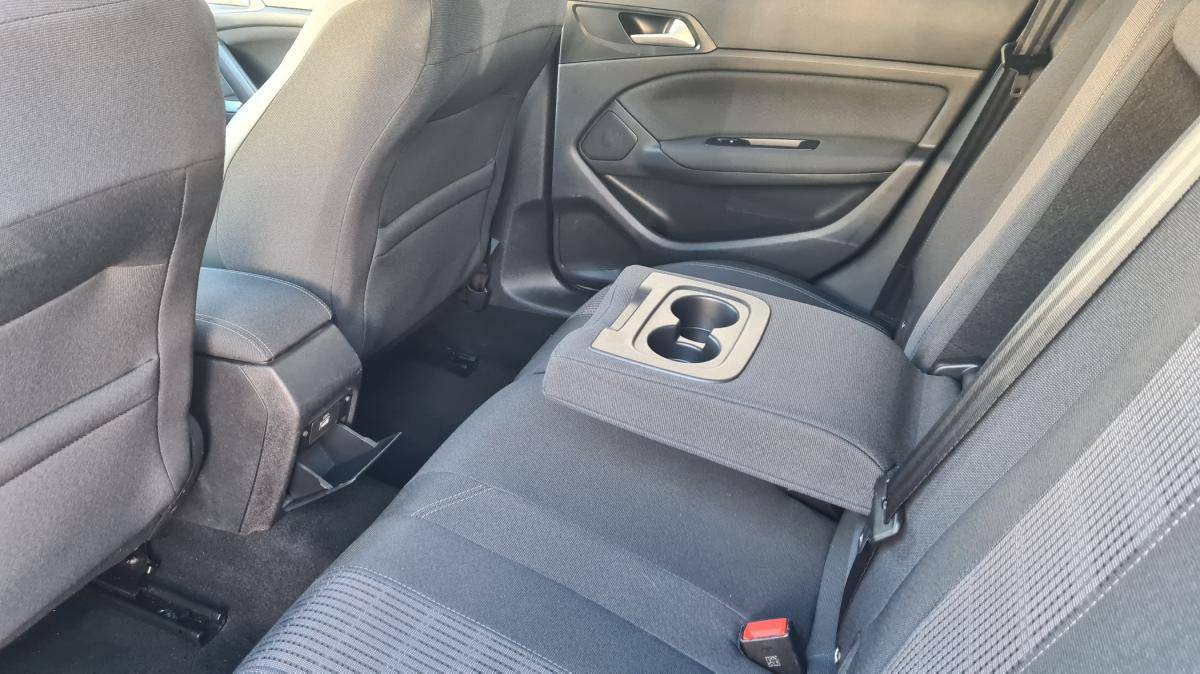 peugeot-308-sw-2021-diesel-1499cc