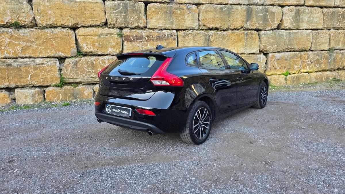 volvo-v40-2019-diesel-1969cc