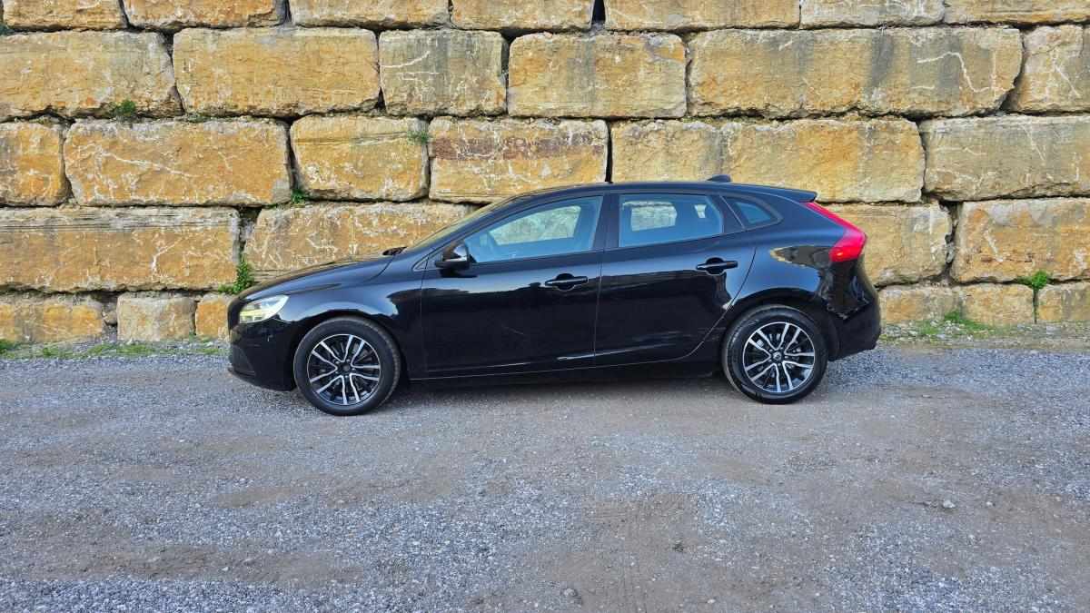 volvo-v40-2019-diesel-1969cc