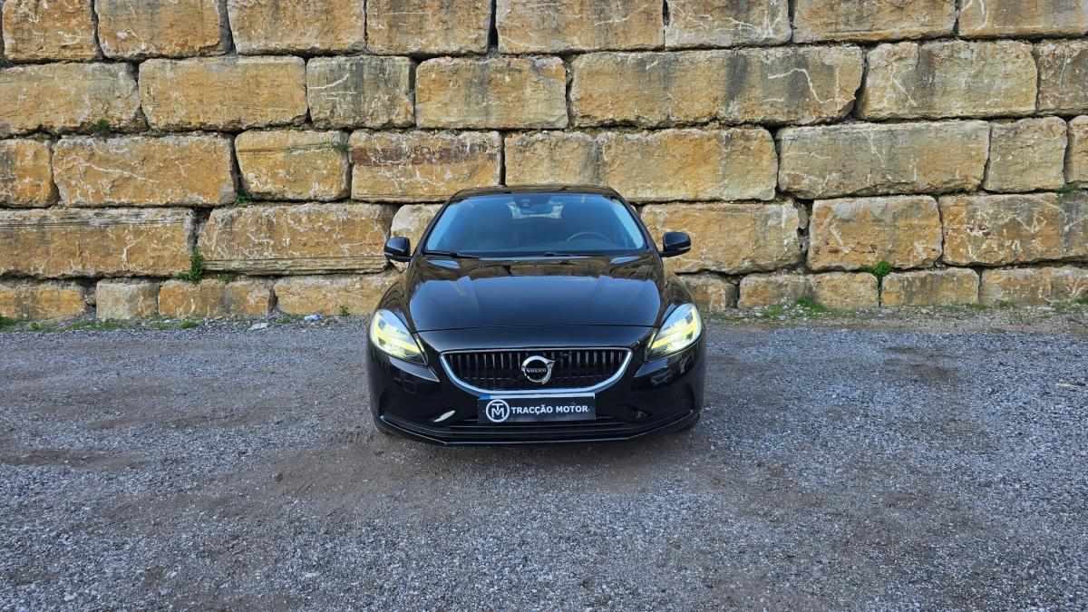 volvo-v40-2019-diesel-1969cc