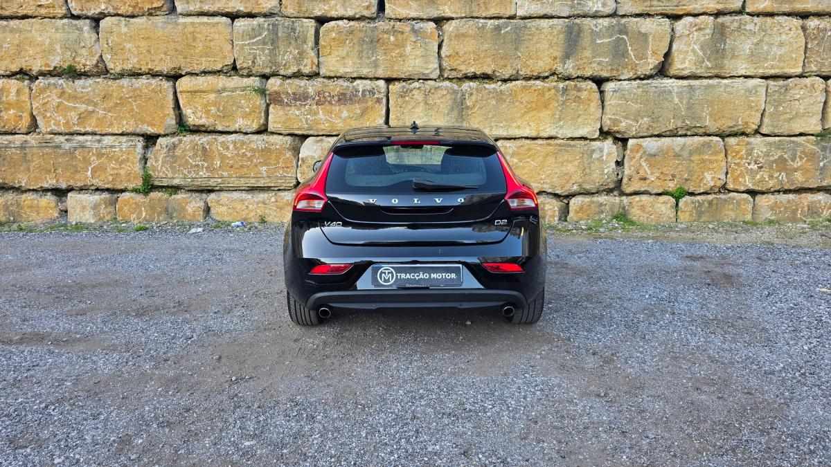 volvo-v40-2019-diesel-1969cc