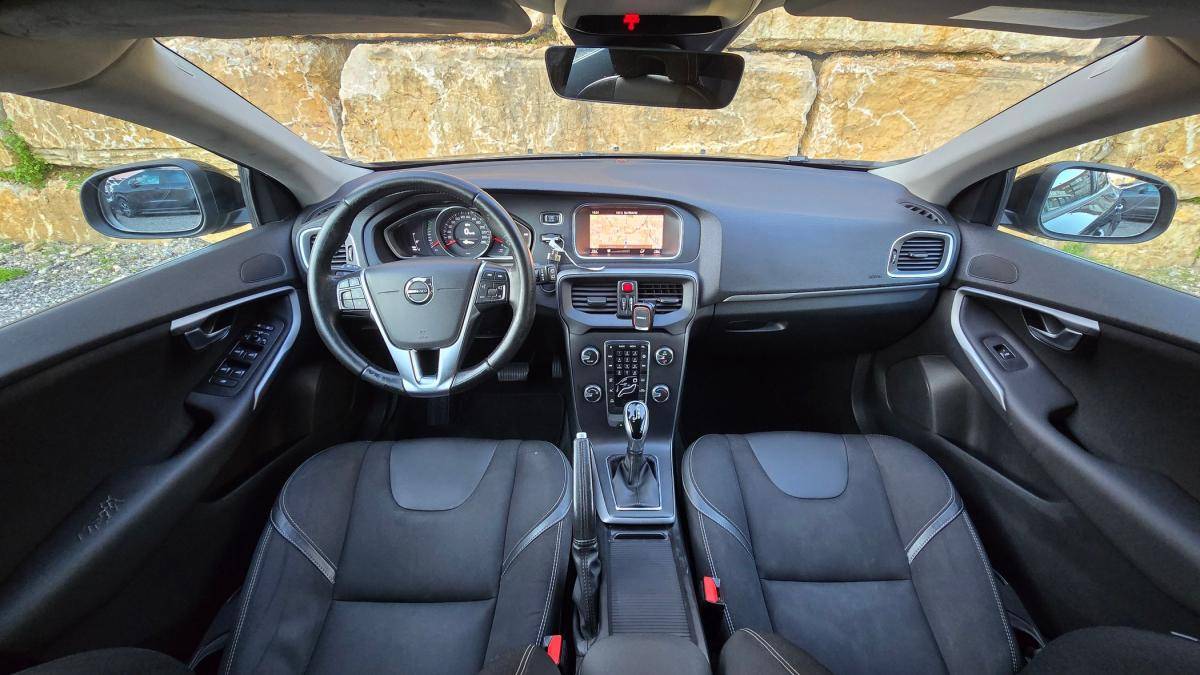 volvo-v40-2019-diesel-1969cc