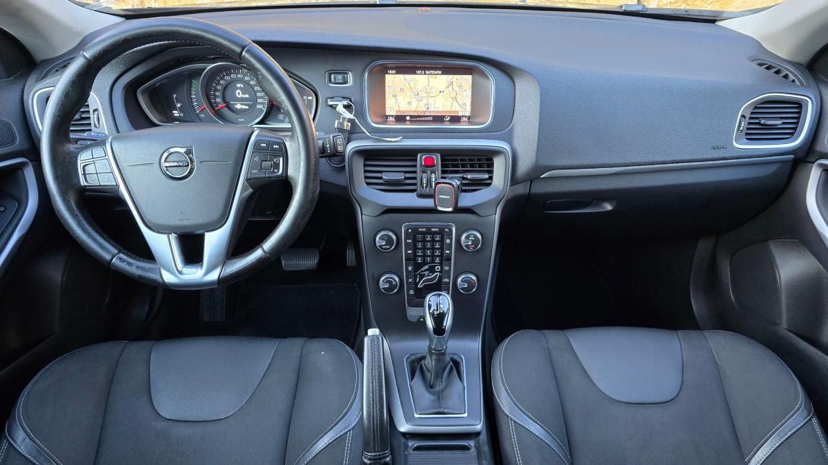 volvo-v40-2019-diesel-1969cc