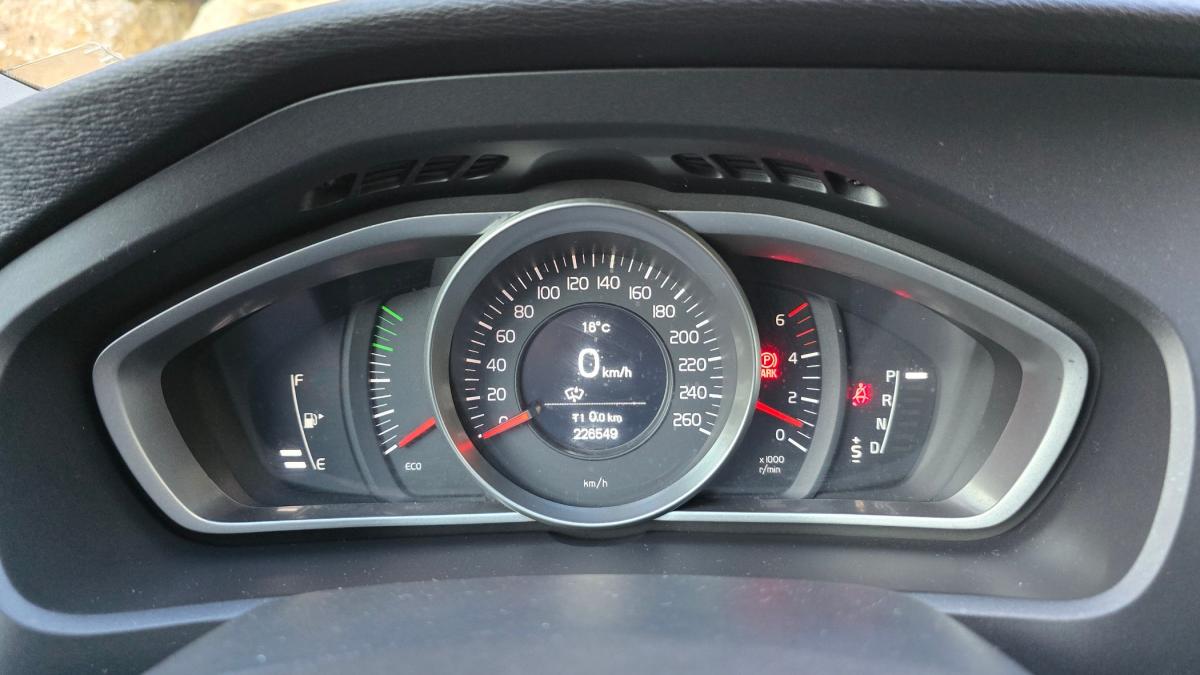 volvo-v40-2019-diesel-1969cc