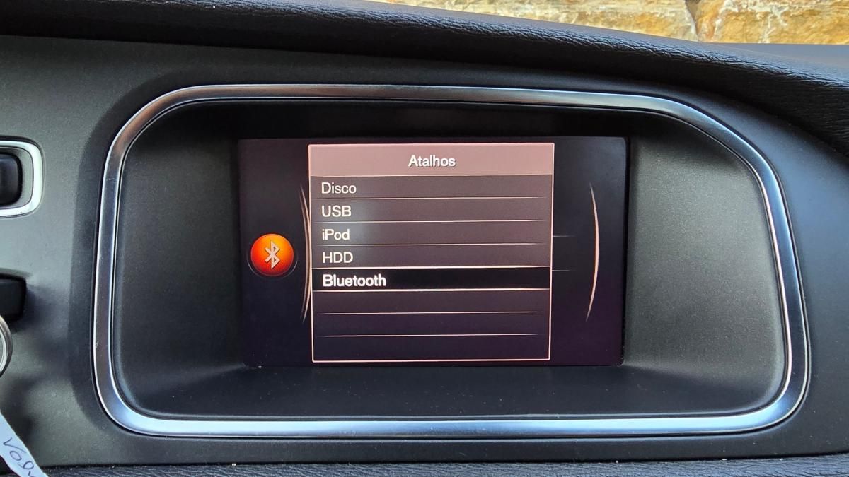volvo-v40-2019-diesel-1969cc